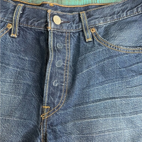 Levi's 501 Jean Shorts Side Slit Raw Hem Size 30 - Picture 13 of 14